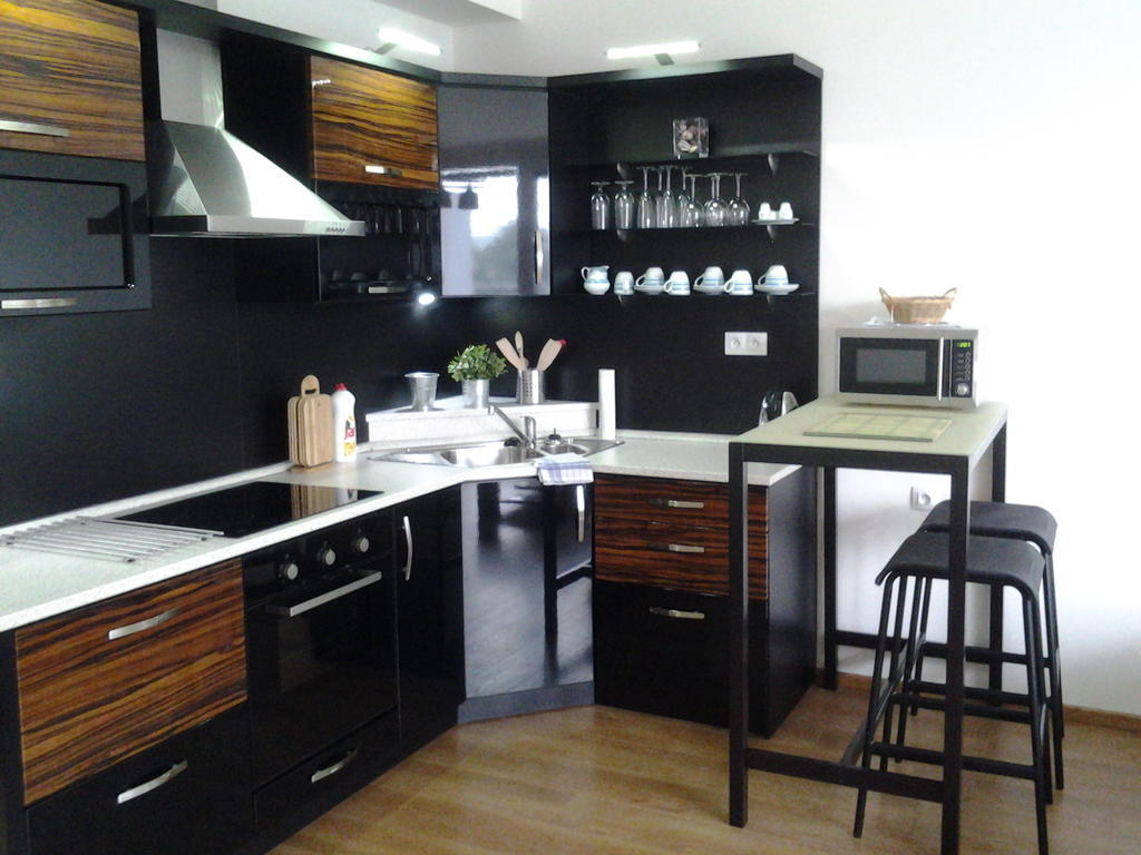 Apartman Residence Nabrezi Бероун Екстериор снимка