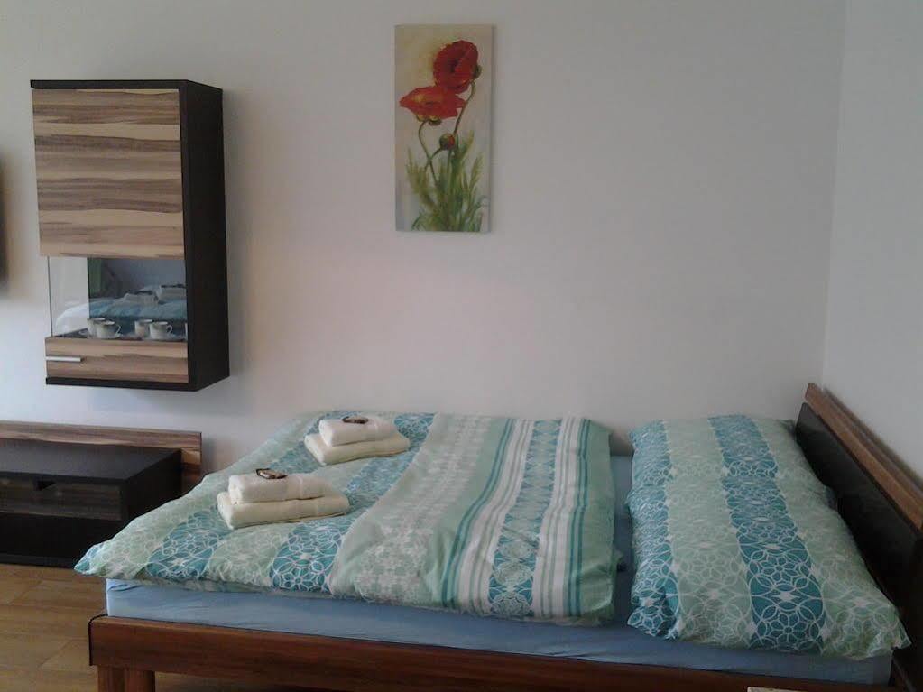 Apartman Residence Nabrezi Бероун Екстериор снимка